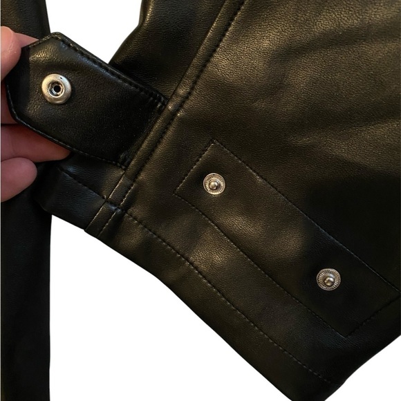 Wilfred Free Aritzia vegan leather cargo pants - Picture 6 of 13